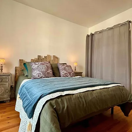 Charmante Maison Renovee Avec Cour-wifi Gratuit, 2 Chambres, Proche Commerces, - Fr-1-246a-287 Saint-Georges-d'Oleron